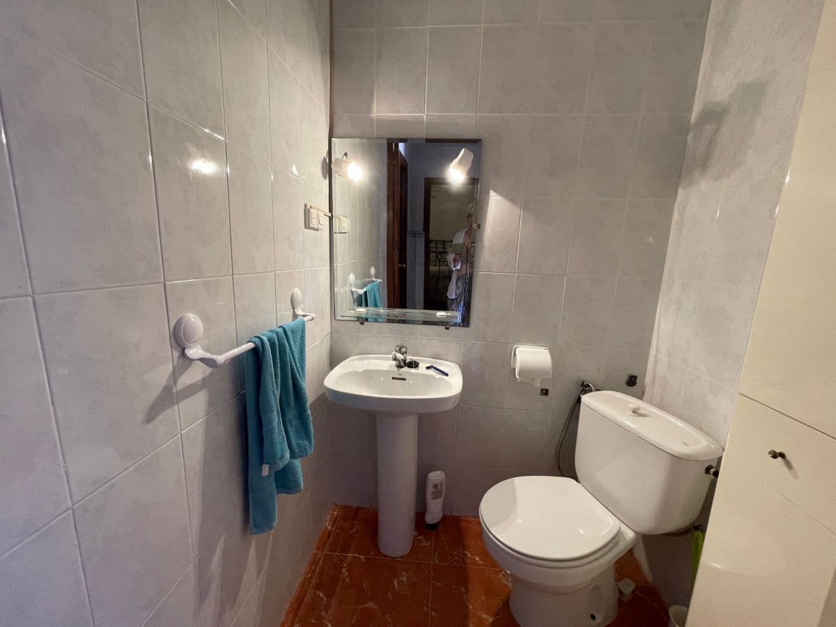 7 soveværelse Byhus til salg i Cariatiz - € 106.000 (Ref: 8435054)