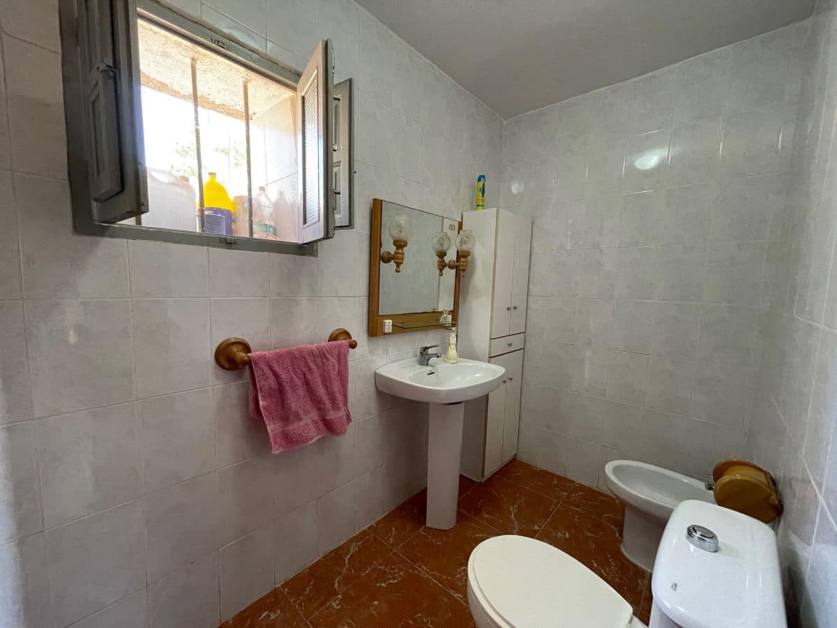 7 soveværelse Byhus til salg i Cariatiz - € 106.000 (Ref: 8435054)