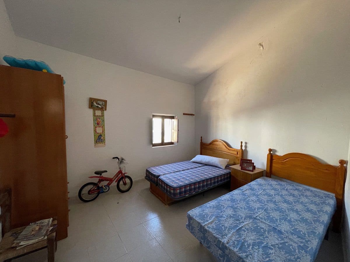 7 soveværelse Byhus til salg i Cariatiz - € 106.000 (Ref: 8435054)