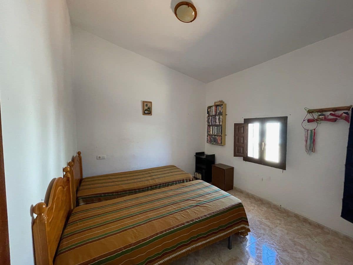 7 soveværelse Byhus til salg i Cariatiz - € 106.000 (Ref: 8435054)