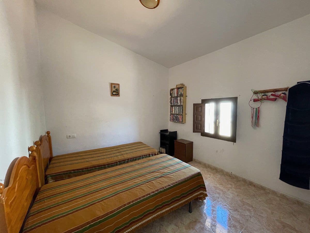 7 soveværelse Byhus til salg i Cariatiz - € 106.000 (Ref: 8435054)