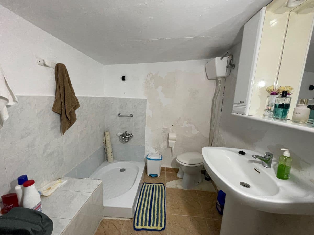 7 soverom Hus til salgs i Cariatiz - € 80 000 (Ref: 8510040)