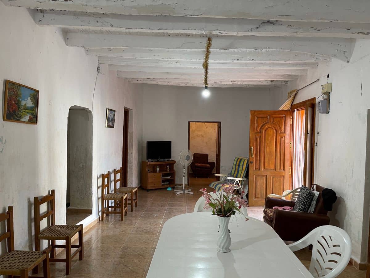 7 soverom Hus til salgs i Cariatiz - € 80 000 (Ref: 8510040)