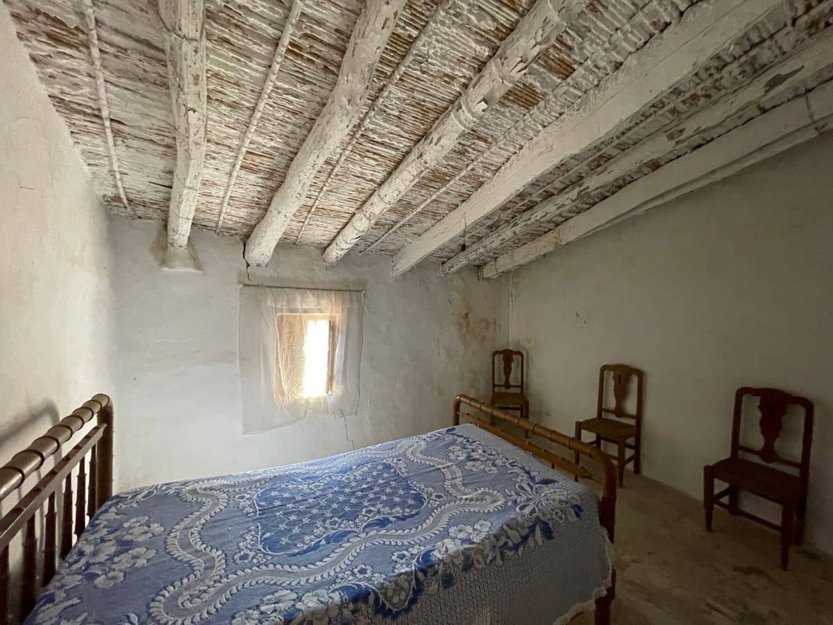 7 soverom Hus til salgs i Cariatiz - € 80 000 (Ref: 8510040)