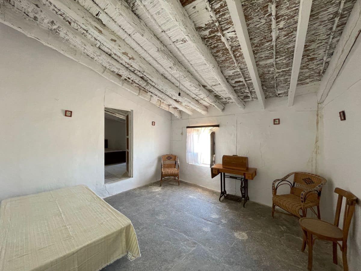 7 soverom Hus til salgs i Cariatiz - € 80 000 (Ref: 8510040)