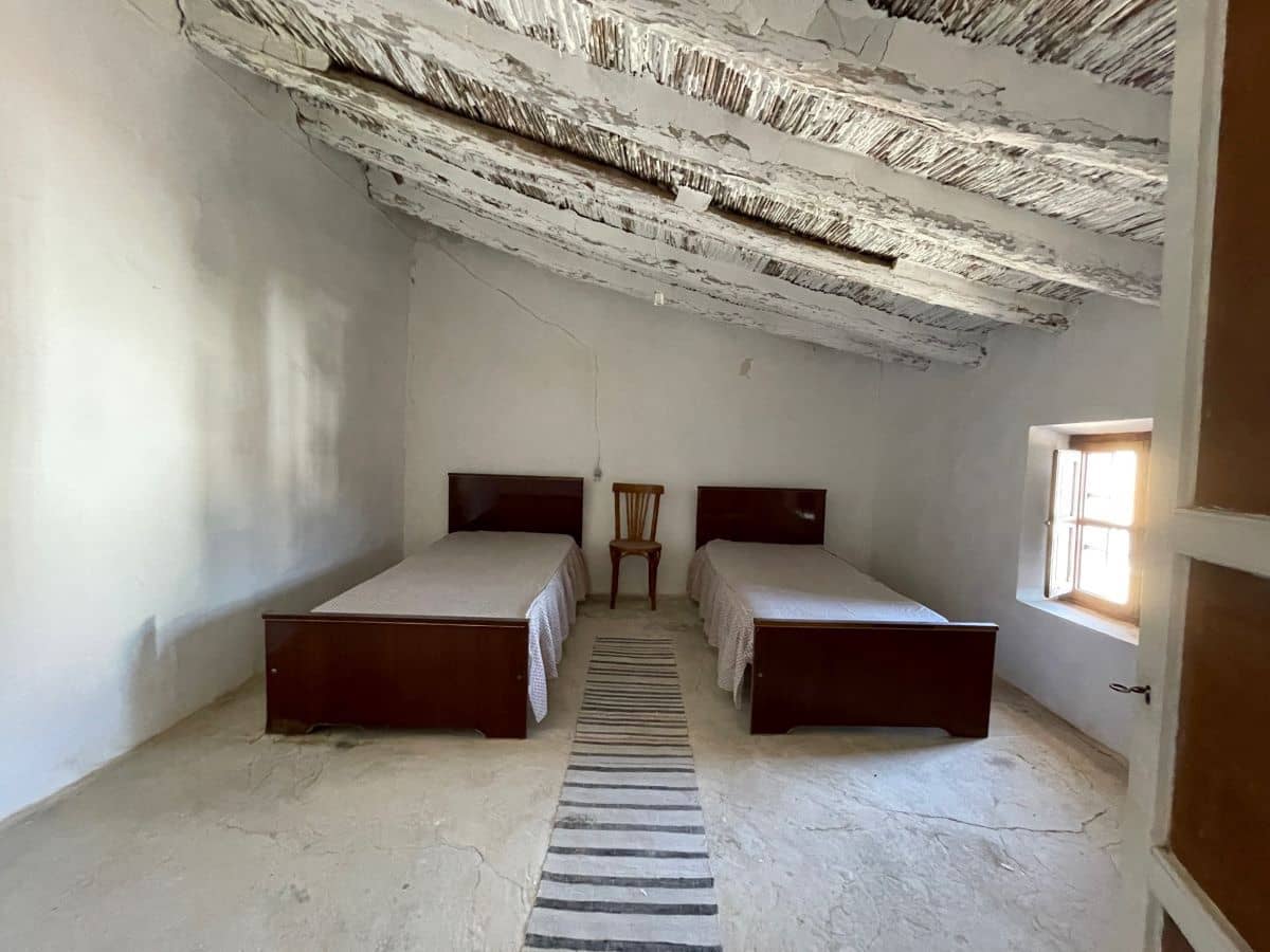 7 soverom Hus til salgs i Cariatiz - € 80 000 (Ref: 8510040)