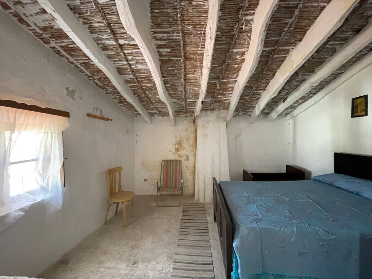 7 soverom Hus til salgs i Cariatiz - € 80 000 (Ref: 8510040)