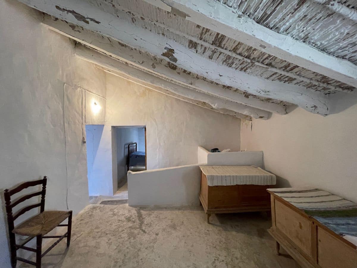 7 soverom Hus til salgs i Cariatiz - € 80 000 (Ref: 8510040)