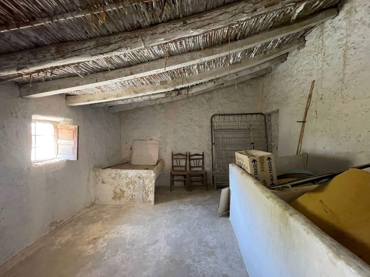 7 soverom Hus til salgs i Cariatiz - € 80 000 (Ref: 8510040)