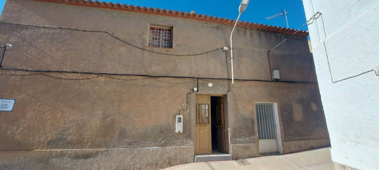 4 soveværelse Byhus til salg i Uleila del Campo - € 55.000 (Ref: 8814345)