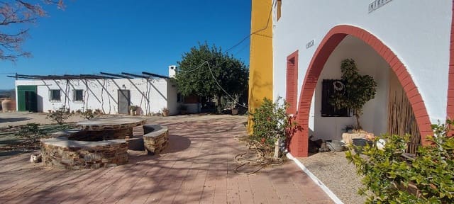 4 Zimmer Finca/Landgut zu verkaufen in Sorbas mit Garage - 595.000 € (Ref: 8860303)