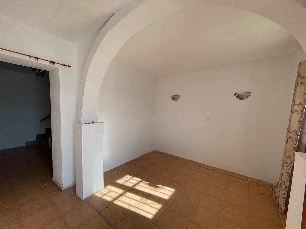 4 slaapkamer Huis te koop in Cariatiz - € 75.000 (Ref: 8960359)