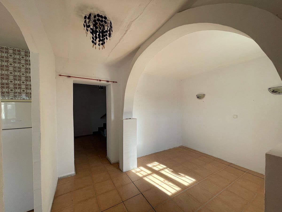 4 slaapkamer Huis te koop in Cariatiz - € 75.000 (Ref: 8960359)