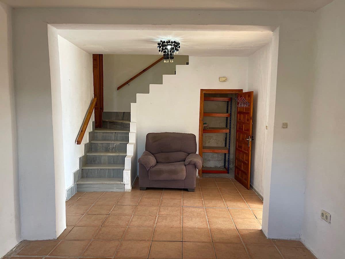 4 slaapkamer Huis te koop in Cariatiz - € 75.000 (Ref: 8960359)