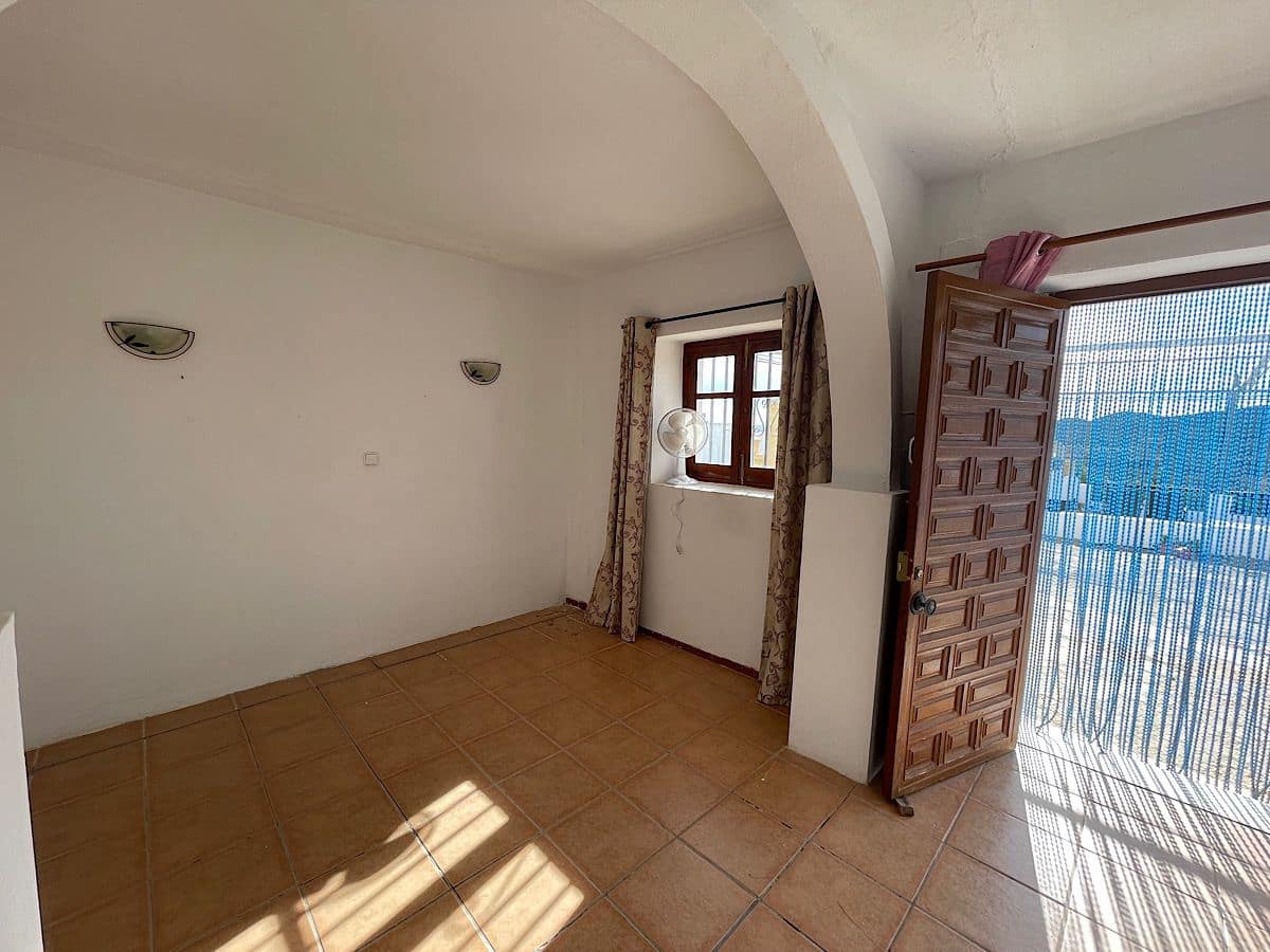 4 slaapkamer Huis te koop in Cariatiz - € 75.000 (Ref: 8960359)