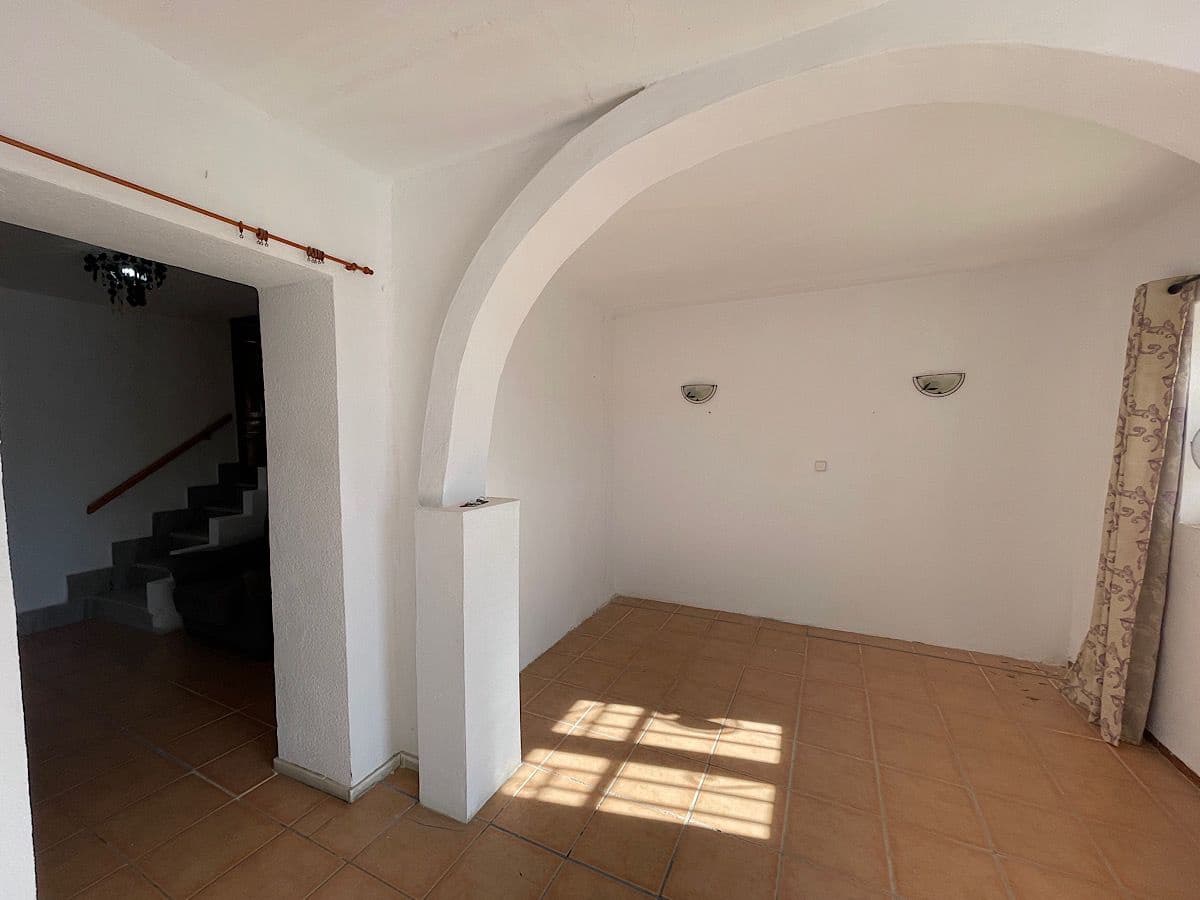 4 slaapkamer Huis te koop in Cariatiz - € 75.000 (Ref: 8960359)