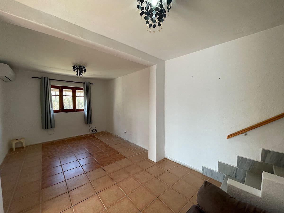 4 slaapkamer Huis te koop in Cariatiz - € 75.000 (Ref: 8960359)