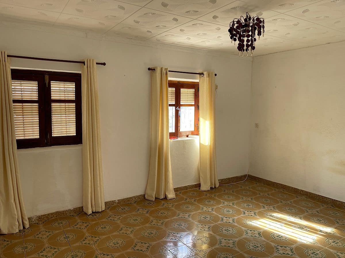 4 slaapkamer Huis te koop in Cariatiz - € 75.000 (Ref: 8960359)