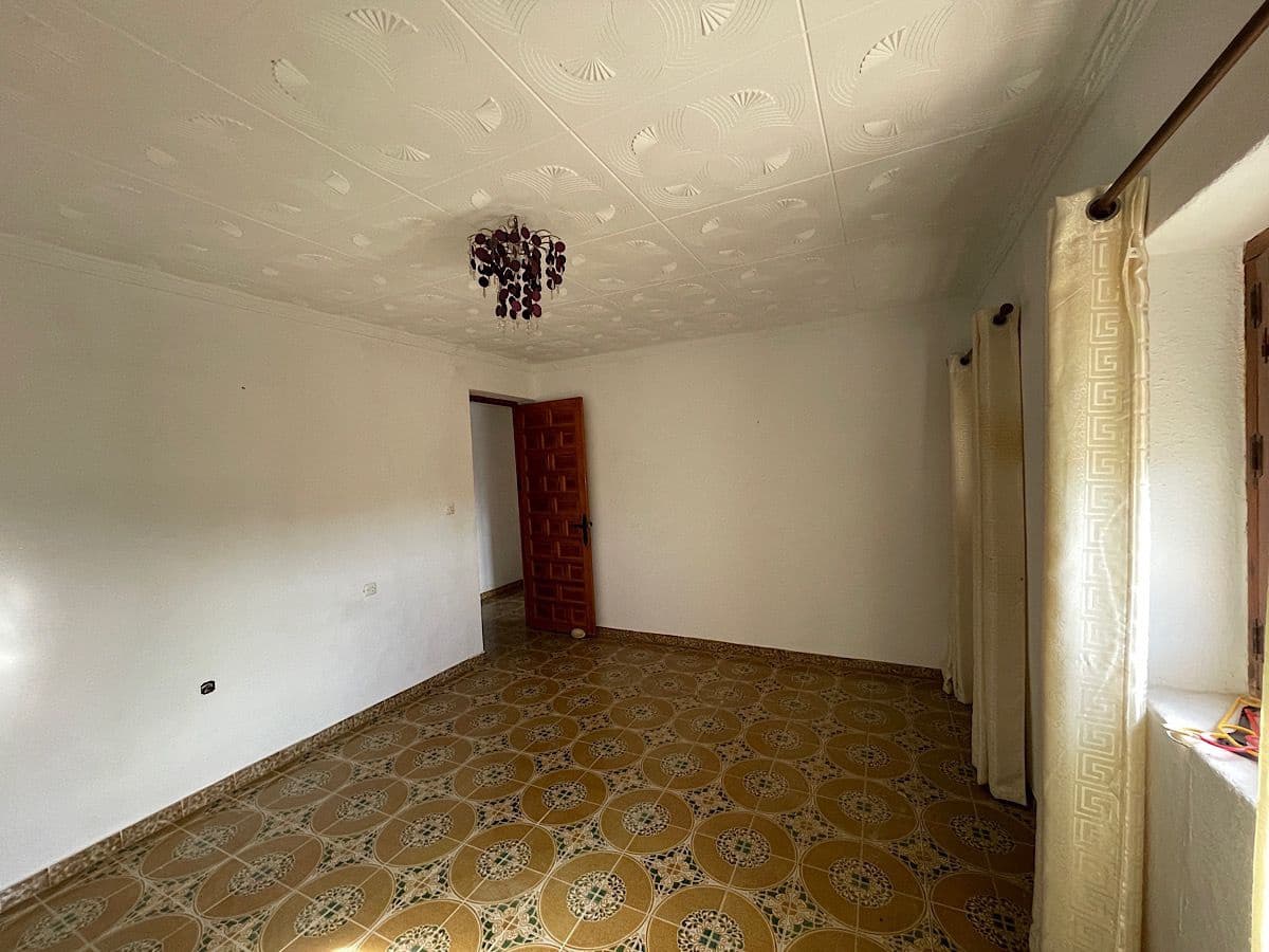 4 slaapkamer Huis te koop in Cariatiz - € 75.000 (Ref: 8960359)