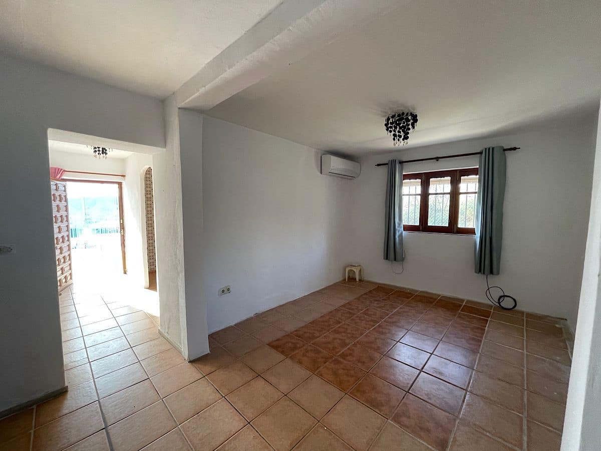 4 slaapkamer Huis te koop in Cariatiz - € 75.000 (Ref: 8960359)
