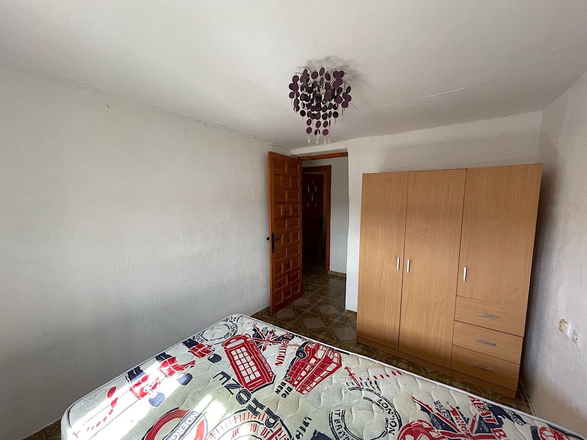 4 slaapkamer Huis te koop in Cariatiz - € 75.000 (Ref: 8960359)