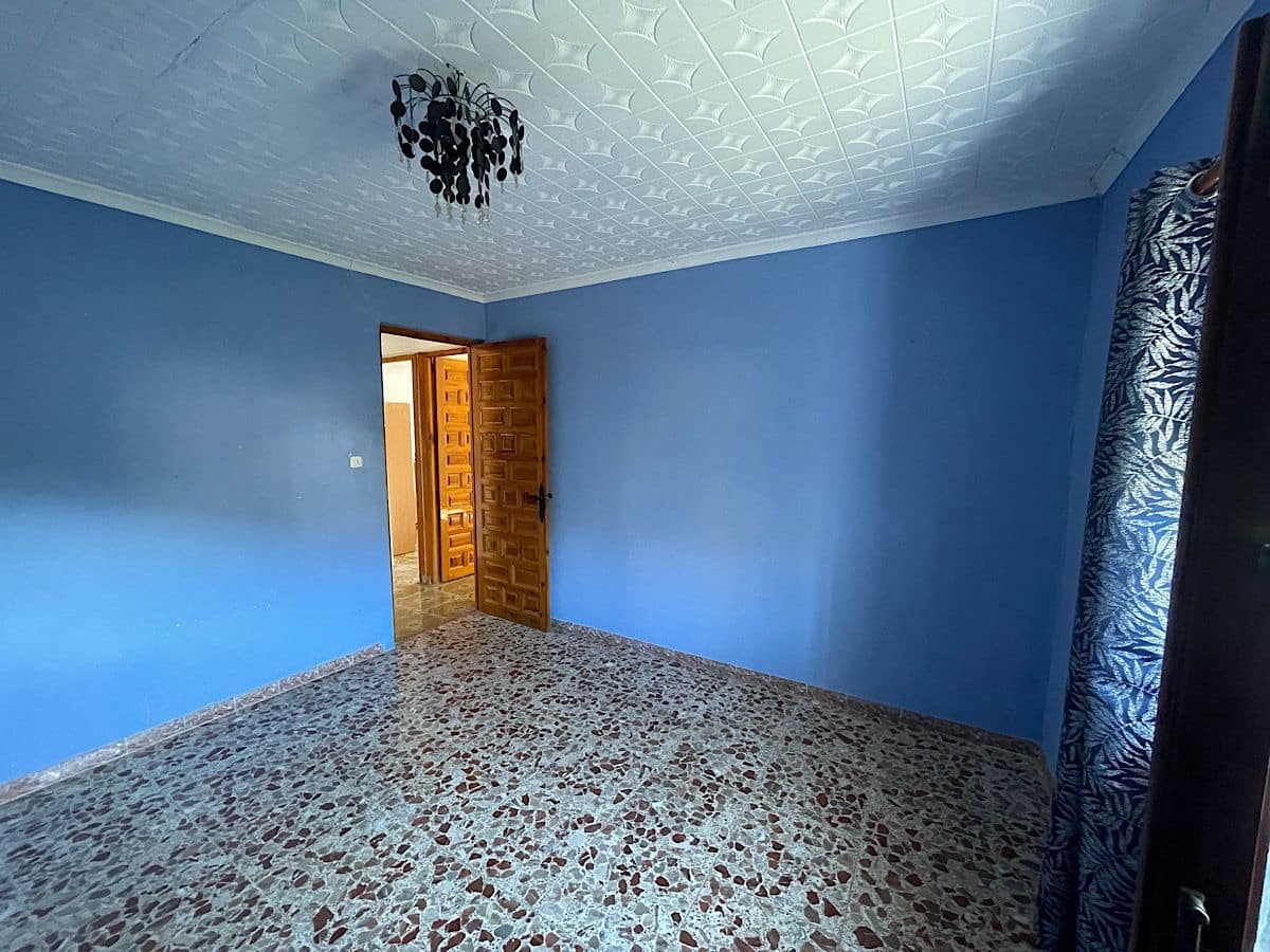 4 slaapkamer Huis te koop in Cariatiz - € 75.000 (Ref: 8960359)