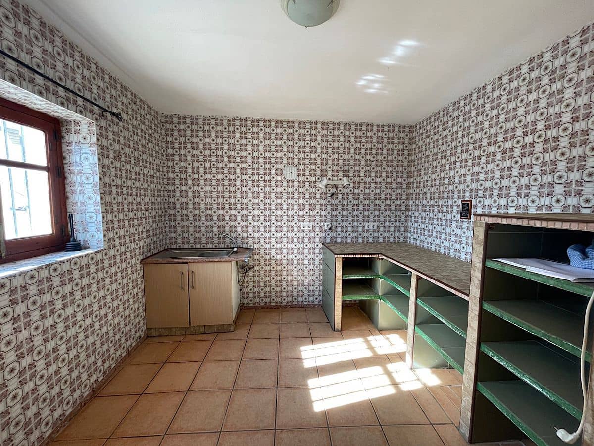 4 slaapkamer Huis te koop in Cariatiz - € 75.000 (Ref: 8960359)