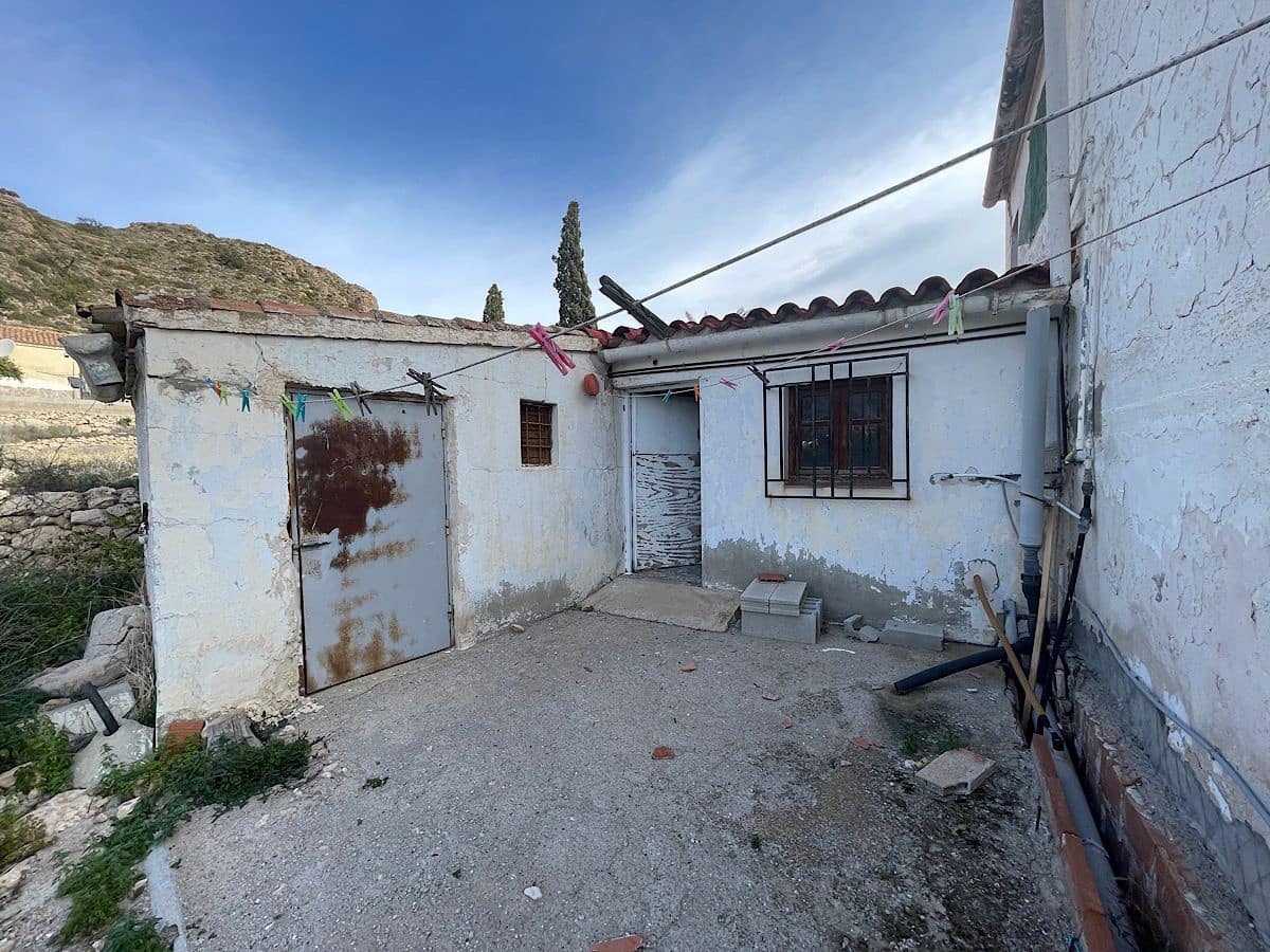 4 slaapkamer Huis te koop in Cariatiz - € 75.000 (Ref: 8960359)