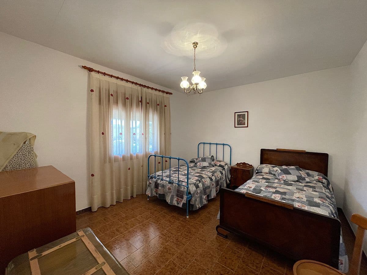 4 soveværelse Byhus til salg i Cariatiz med garage - € 149.950 (Ref: 8960360)