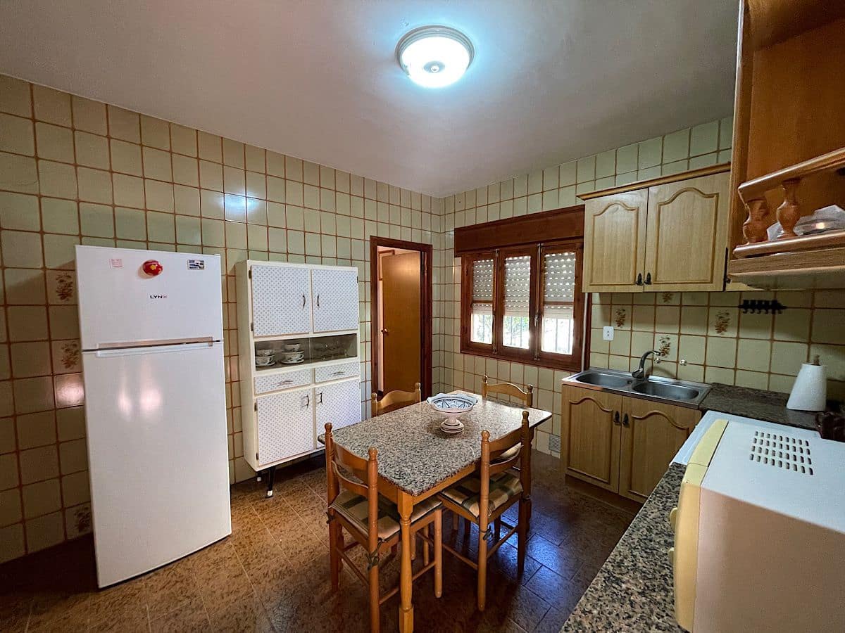 4 soveværelse Byhus til salg i Cariatiz med garage - € 149.950 (Ref: 8960360)