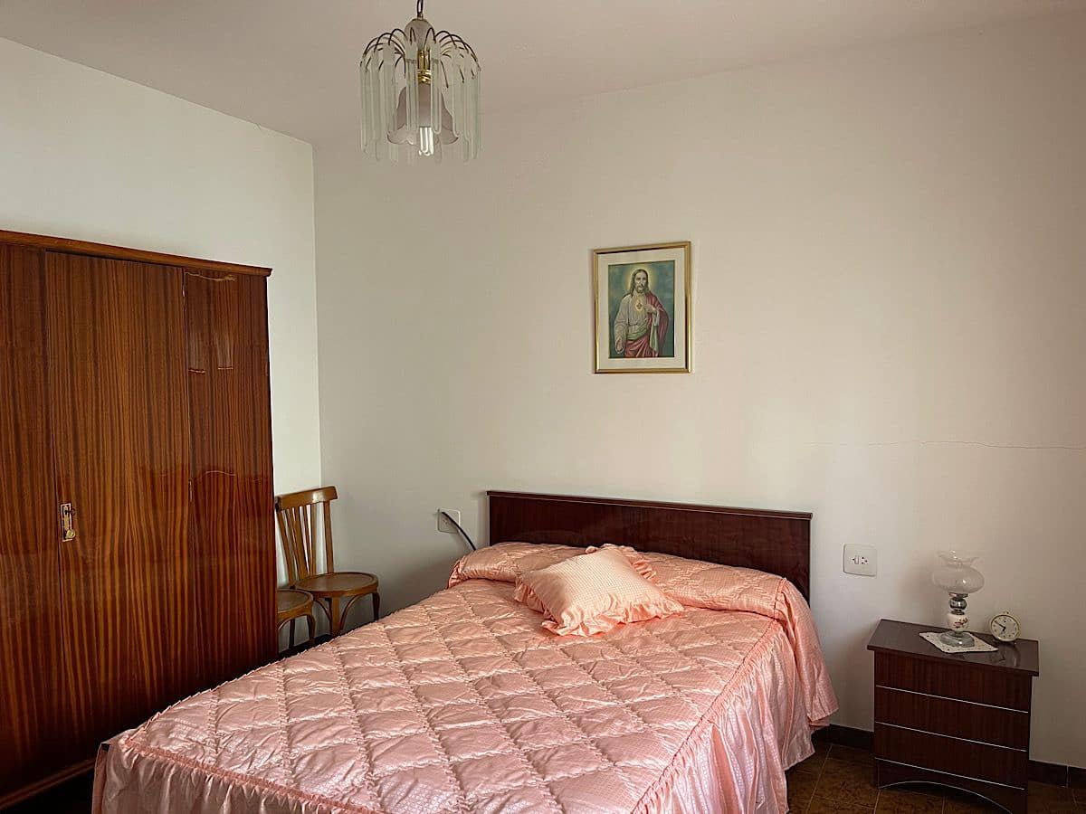 4 soveværelse Byhus til salg i Cariatiz med garage - € 149.950 (Ref: 8960360)