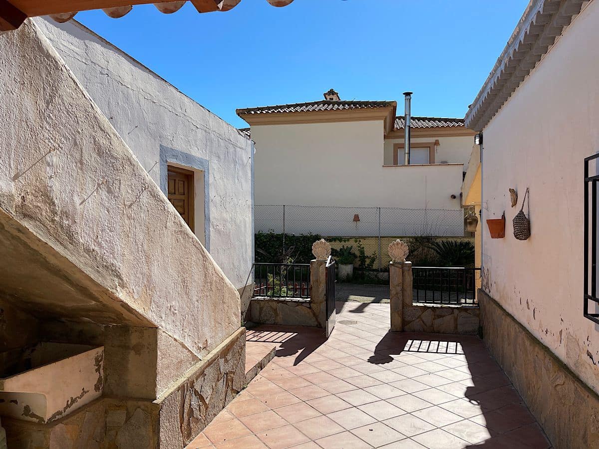 4 soveværelse Byhus til salg i Cariatiz med garage - € 149.950 (Ref: 8960360)