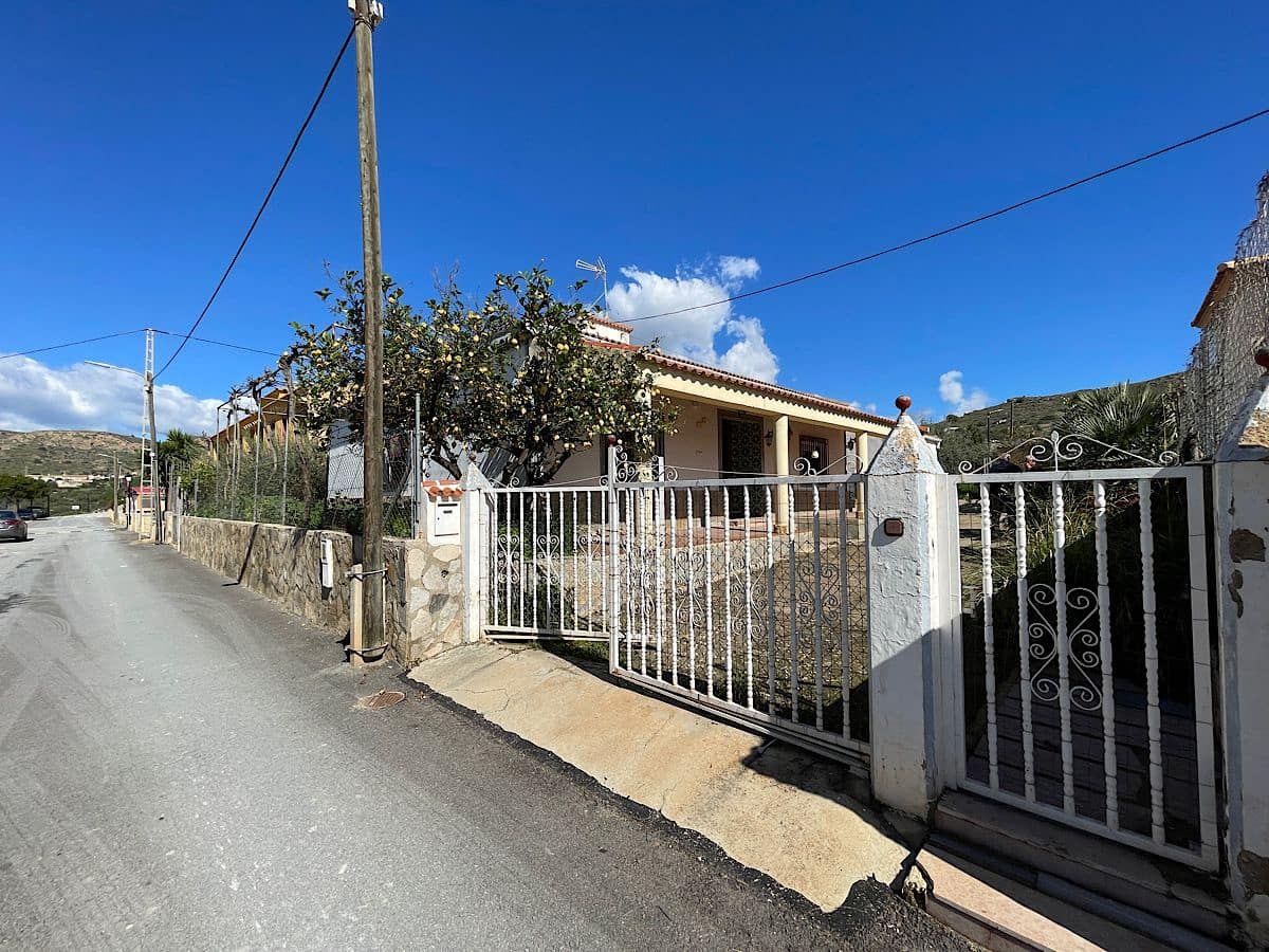 4 soveværelse Byhus til salg i Cariatiz med garage - € 149.950 (Ref: 8960360)