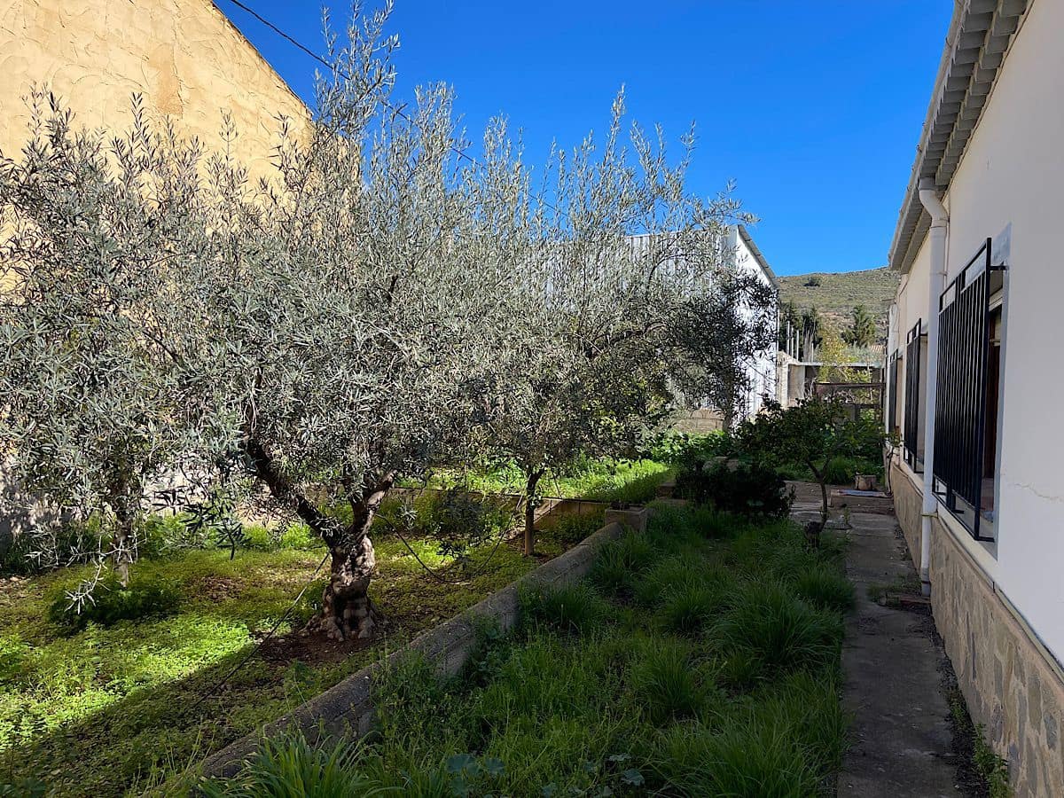 4 soveværelse Byhus til salg i Cariatiz med garage - € 149.950 (Ref: 8960360)