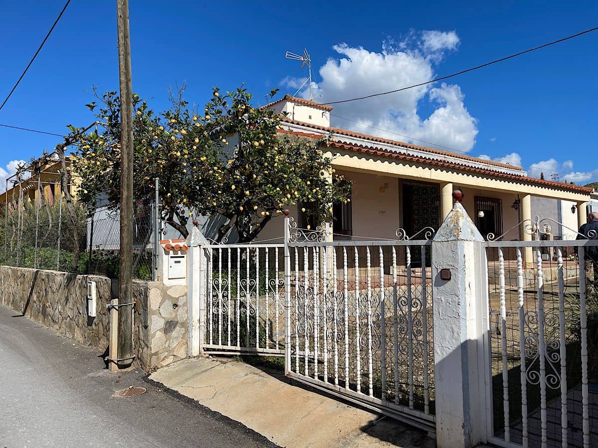 4 soveværelse Byhus til salg i Cariatiz med garage - € 149.950 (Ref: 8960360)