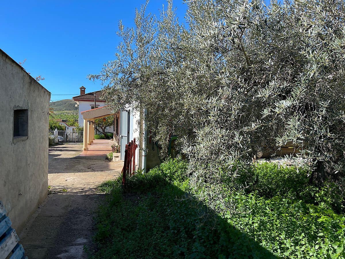 4 soveværelse Byhus til salg i Cariatiz med garage - € 149.950 (Ref: 8960360)