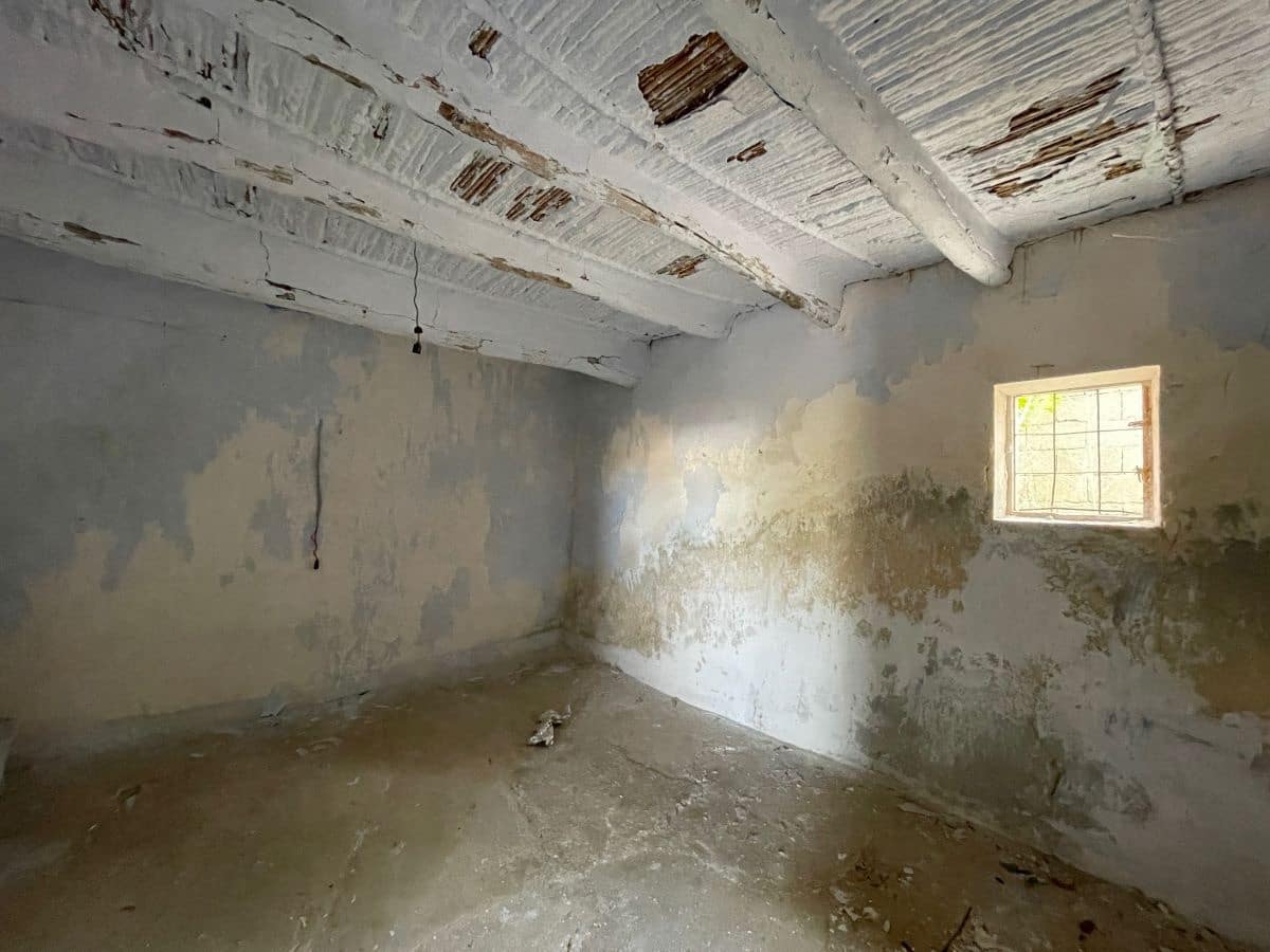 3 soveværelse Byhus til salg i Cariatiz - € 35.000 (Ref: 9161310)