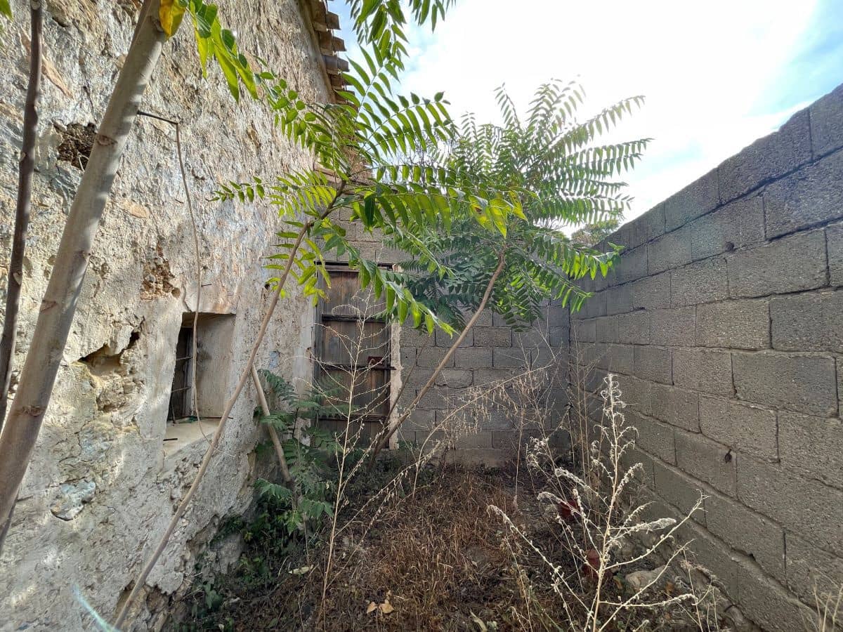 3 soveværelse Byhus til salg i Cariatiz - € 35.000 (Ref: 9161310)