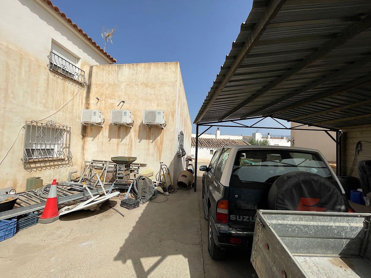 6 soveværelse Byhus til salg i Cariatiz - € 200.000 (Ref: 9176637)