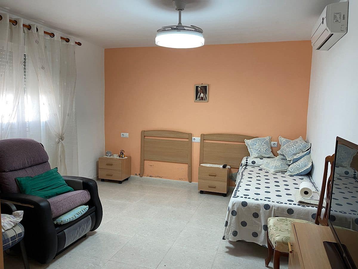 6 soveværelse Byhus til salg i Cariatiz - € 200.000 (Ref: 9176637)