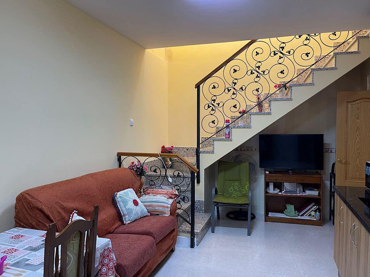 6 soveværelse Byhus til salg i Cariatiz - € 200.000 (Ref: 9176637)