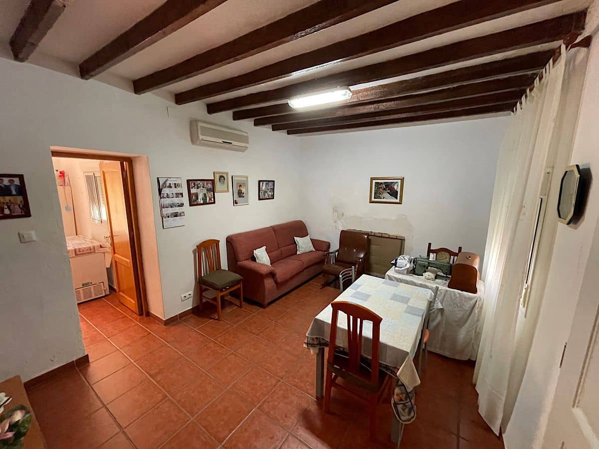 6 soveværelse Byhus til salg i Cariatiz - € 200.000 (Ref: 9176637)