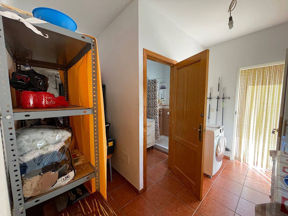 6 soveværelse Byhus til salg i Cariatiz - € 200.000 (Ref: 9176637)