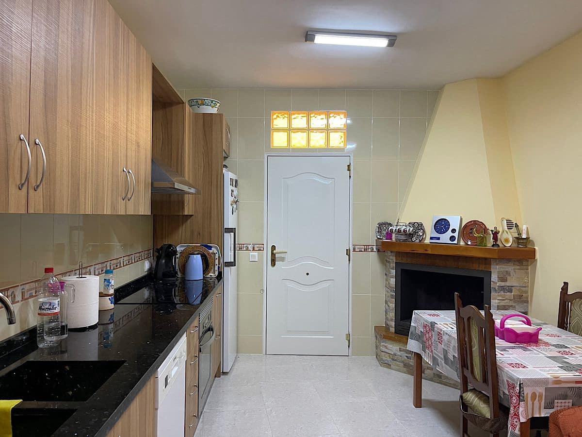 4 soverom Hus til salgs i Cariatiz - € 120 000 (Ref: 9176638)