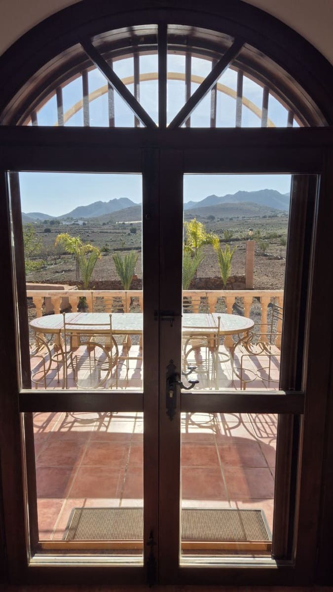 5 soveværelse Finca/Landehus til salg i El Cabo de Gata med garage - € 459.000 (Ref: 9450103)