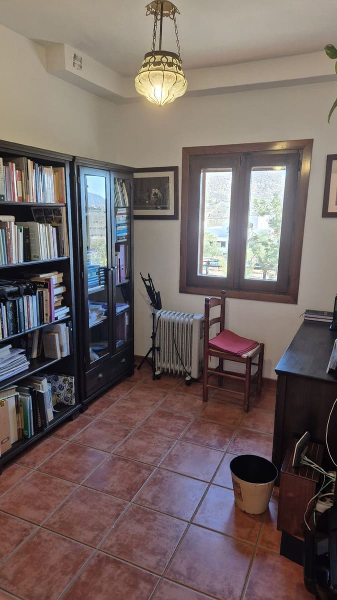 5 soveværelse Finca/Landehus til salg i El Cabo de Gata med garage - € 459.000 (Ref: 9450103)