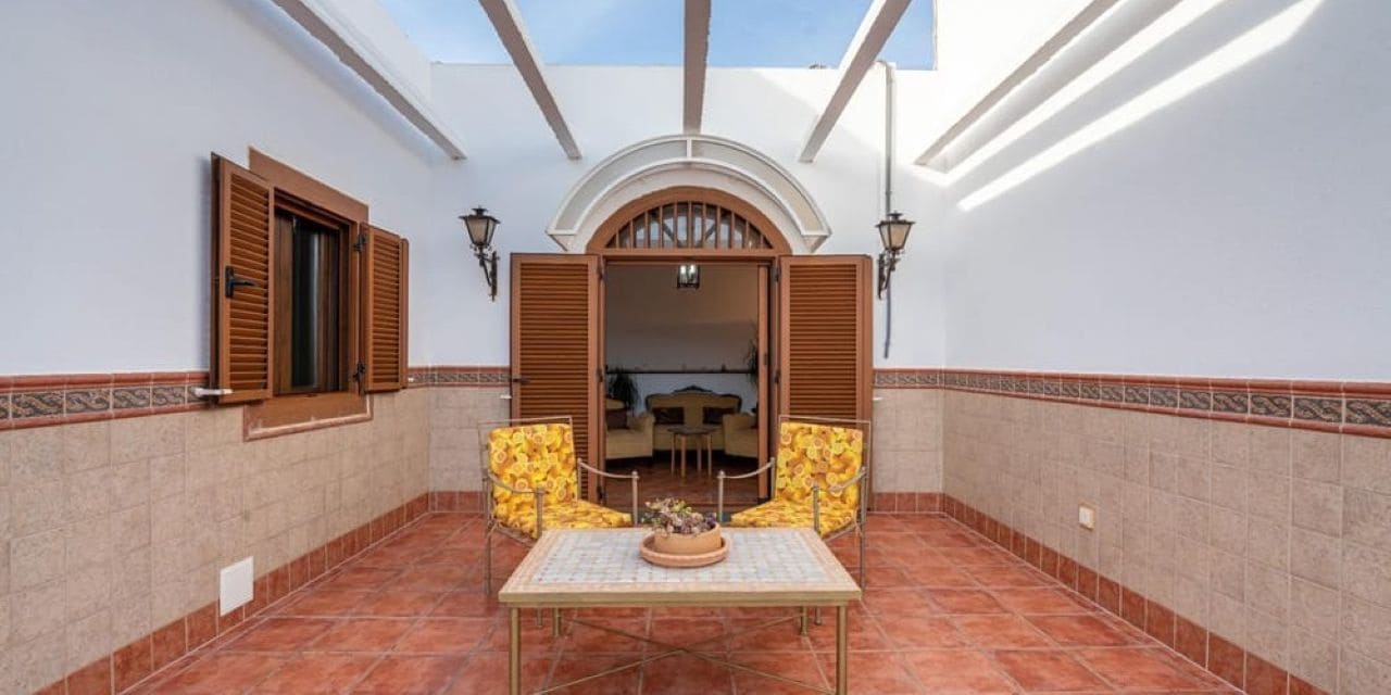 5 soveværelse Finca/Landehus til salg i El Cabo de Gata med garage - € 459.000 (Ref: 9450103)