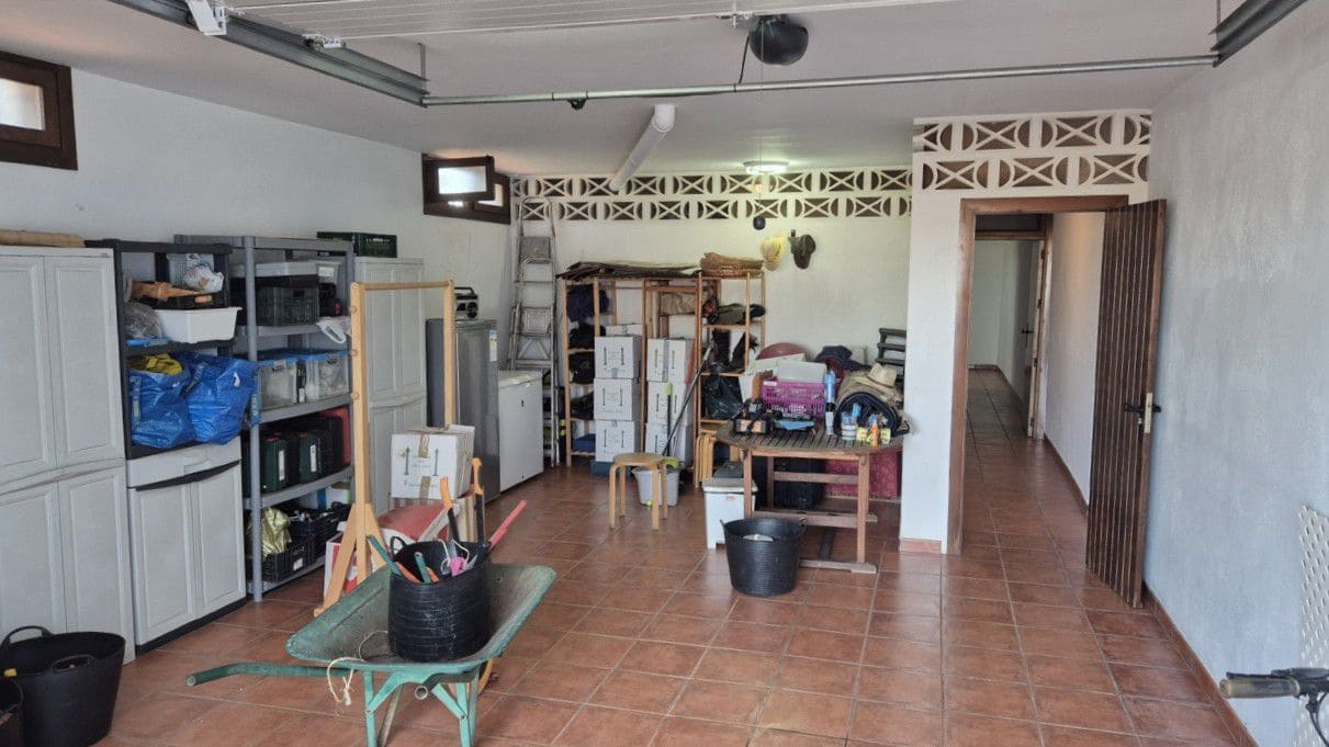 5 soveværelse Finca/Landehus til salg i El Cabo de Gata med garage - € 459.000 (Ref: 9450103)