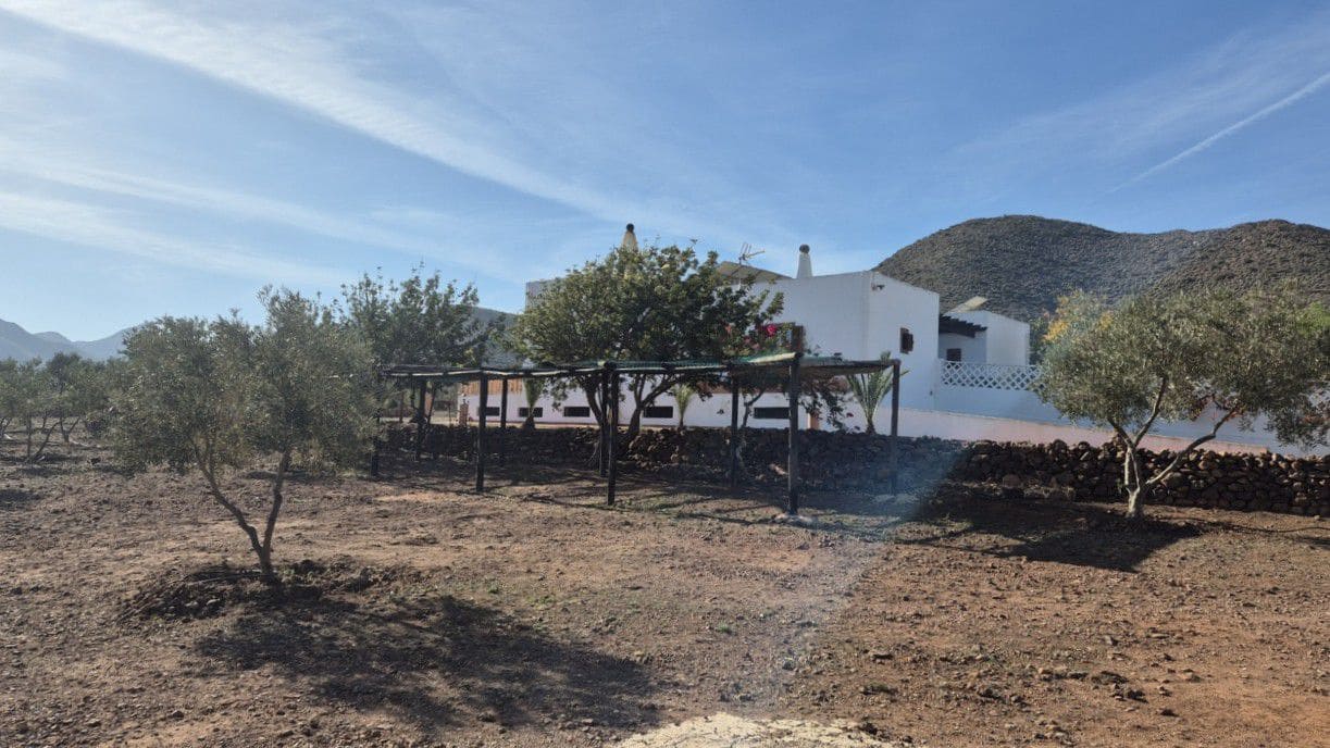 5 soveværelse Finca/Landehus til salg i El Cabo de Gata med garage - € 459.000 (Ref: 9450103)