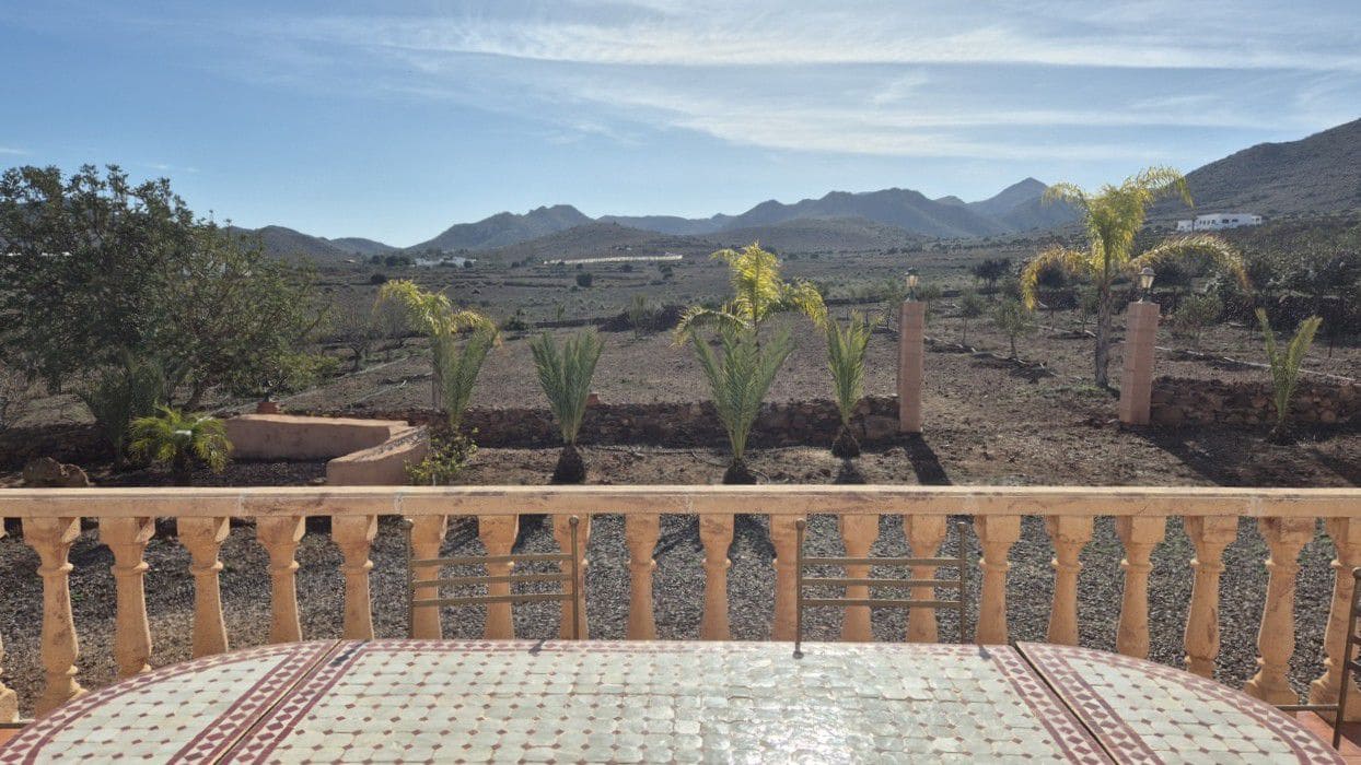 5 soveværelse Finca/Landehus til salg i El Cabo de Gata med garage - € 459.000 (Ref: 9450103)